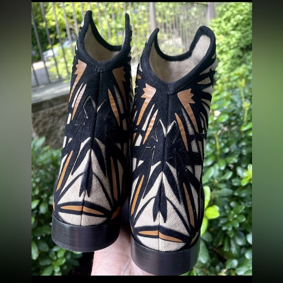 Jimmy Choo Black and Cream Patterned Ankle Boots - Picture 8 of 15